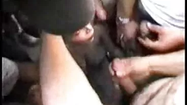 গাধা থেকে মুখ চোদা চুদির ছবি সঙ্গে একটি পীনস্তনী রাশিয়ান লাল চুত্তয়ালা লোক