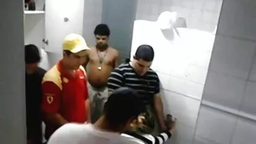 ভ্যালেন্টিনা ন্যাপির মতো দক্ষ প্লাম্বার জানেন কীভাবে প্রতিটি চোদা চুদির ভিডিও পাইপ পরিচালনা করতে হয়